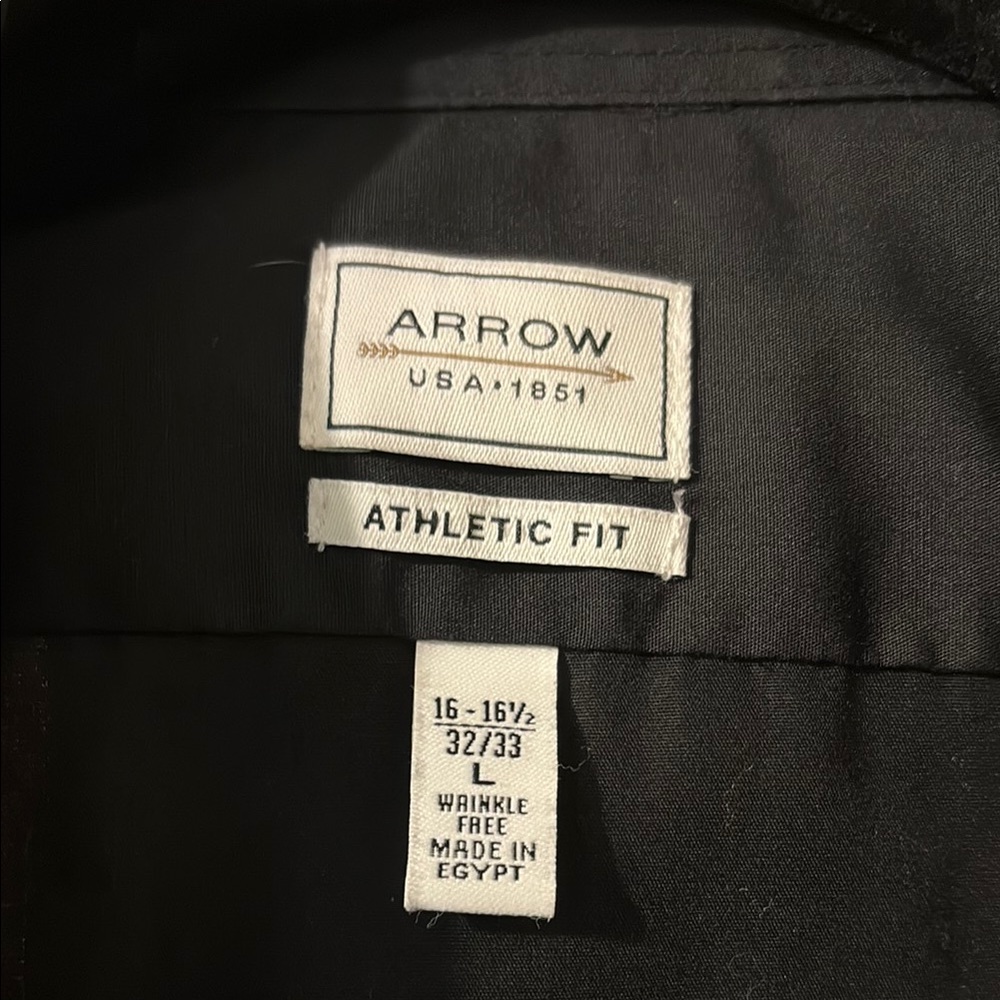 Arrow Athletic Fit Classic Black Men's Long Sleeve Dress Shirt - Picture 2 of 3